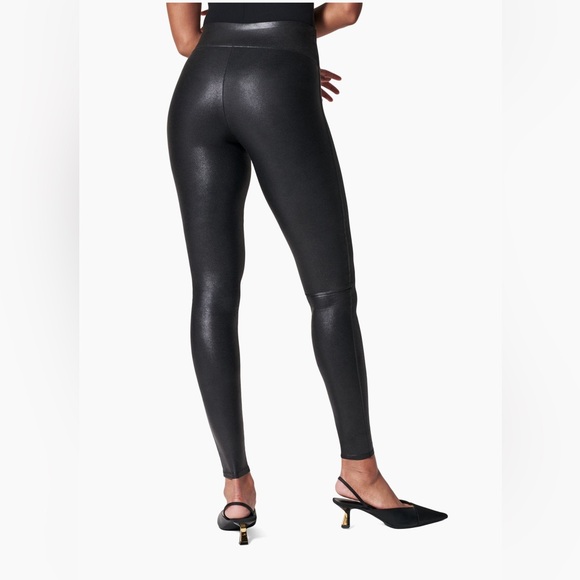 Sleek Black SPANX Faux Leather Women's Leggings - Picture 6 of 8